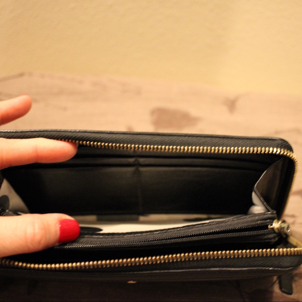 Kate Spade Classic Black Continental Wallet - Picture 4 of 5